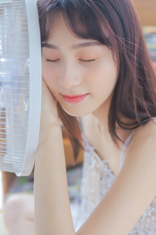 巨乳秘书